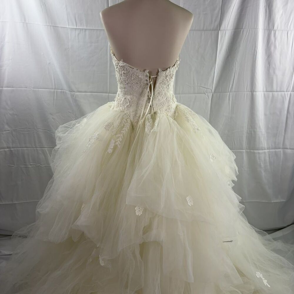 Maggie Sottero Wedding Dress - Picture 4 of 8